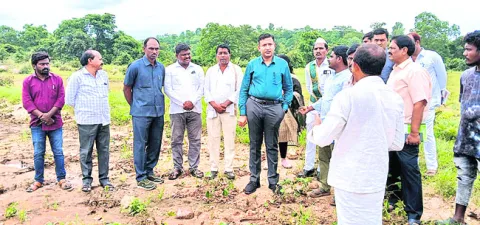 రైతులు అధైర్యపడొద్దు