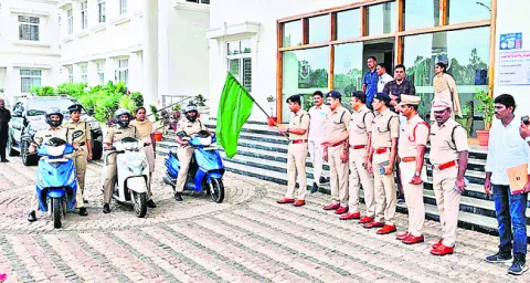మహిళా భద్రత కోసం ఉమెన్‌ బ్లూ కోల్ట్స్‌