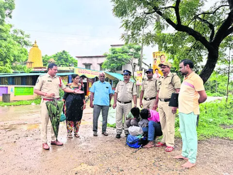 రెండు కిలోల గంజాయితో ఇద్దరి అరెస్టు 