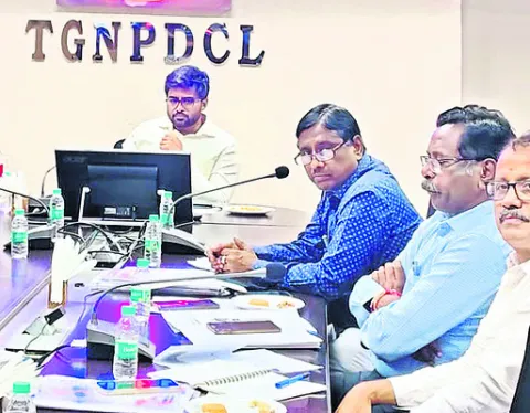 విద్యుత్‌ అధికారులు అప్రమత్తంగా ఉండాలి
