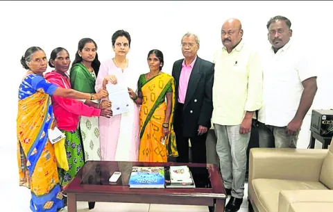 జైలు నుంచి విడిపించండి