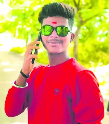 బస్సు ఢీకొని యువకుడి మృతి 