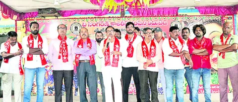 సింగరేణి బకాయిలు చెల్లించాలి