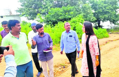 డంపింగ్‌ యార్డు పరిశీలన