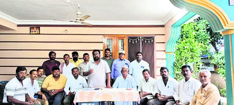వరద బాధితులను విస్మరించిన కూటమి ప్రభుత్వం 