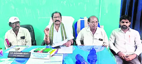 దివ్యాంగుల పింఛన్లు తొలగించడం అన్యాయం 