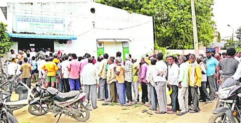 పక్కదారి పట్టిందా!