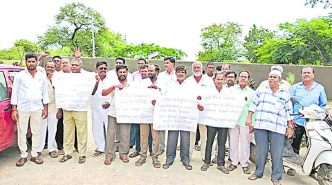 రేషన్‌ డీలర్ల పరేషాన్‌