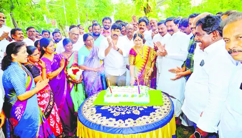బూచేపల్లి వెంకాయమ్మకు శుభాకాంక్షలు 