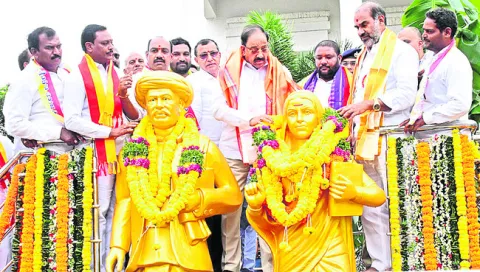 నేతన్నలకు అండగా ఉంటాం