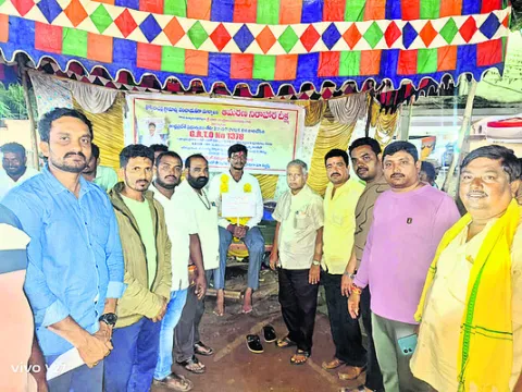 కొక్కిరాపల్లిని డీ నోటిఫై చేయాలని కౌన్సిలర్‌ దీక్ష 