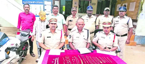 దొంగతనం కేసులో ఇద్దరి అరెస్టు