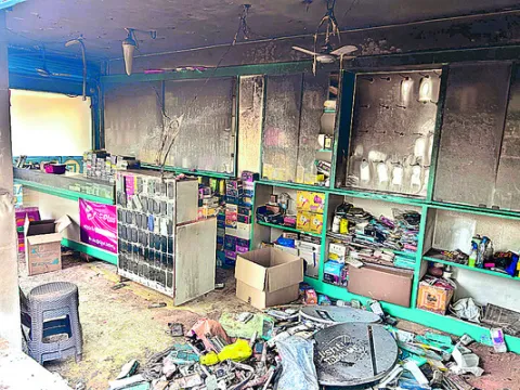 మొబైల్‌ షాపు దగ్ధం