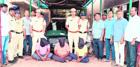 దోపిడీ ముఠా గుట్టు రట్టు! 