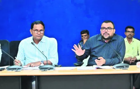 విద్యాధికారుల నిర్లక్ష్యంపై అసహనం 