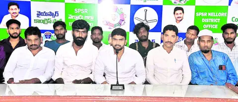 పర్వతరెడ్డి కాలి గోటికి కూడా సరిపోరు 