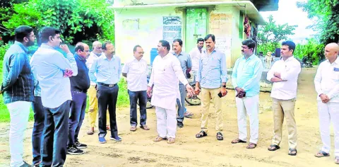 ముమ్మరంగా రోడ్ల నిర్మాణ పనులు