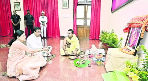 వేడుకగా నువా ఖాయి 