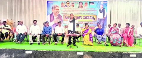 పింఛన్ల పెంపు హామీ నెరవేర్చాలి