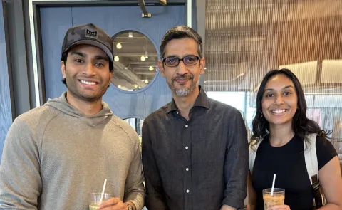 Indian Origin Man Stumbles Upon Google CEO Sundar Pichai2