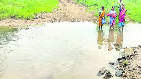 బాలింతకు దారి కష్టాలు