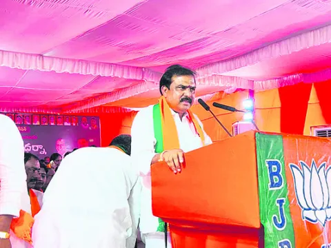బీసీ రిజర్వేషన్ల పేరిట   కాంగ్రెస్‌ కొత్త నాటకం
