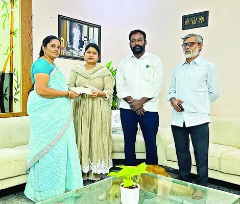 భారత సైన్యానికి ఏటా రూ.10 లక్షల విరాళం 