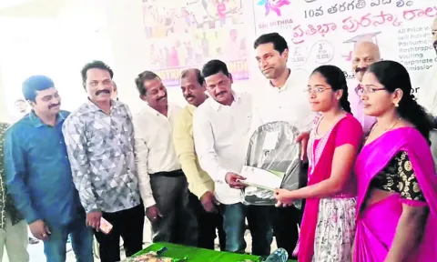 ●మిత్ర ఫౌండేషన్‌ ఆపన్న హస్తం 
