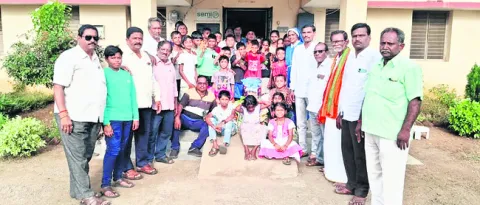 ●స్నేహంతో పాటు సమాజహితం 

