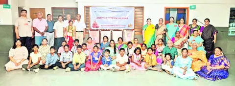 నైతిక విలువలు పెంపొందించుకోవాలి 