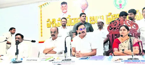 అధికారులు సమర్థవంతంగా పనిచేయాలి 
