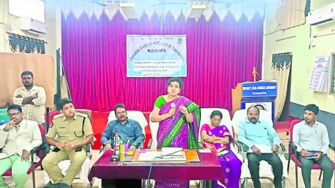 న్యాయ సహాయం కోసం చట్టపరమైన అవగాహన పెంచుకోవాలి 