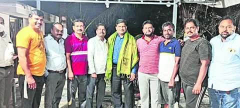 ఆప్తులున్నవారే అసలైన అదృష్టవంతులు