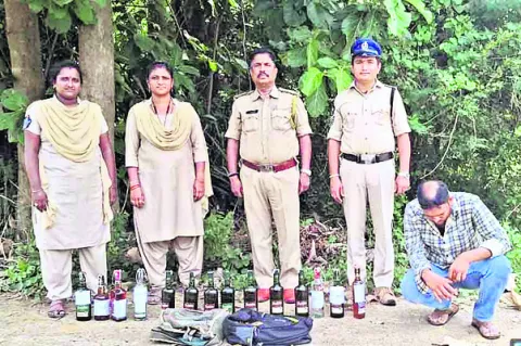 డిఫెన్స్‌ మద్యం స్వాధీనం 