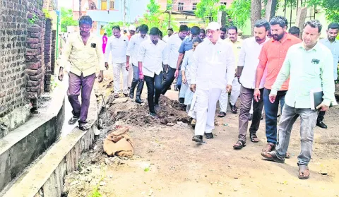 నగరాన్ని తలపించేలా పరకాల