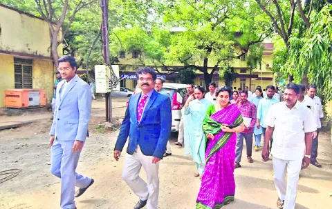 కోర్టు కాంప్లెక్స్‌ను పరిశీలించిన జిల్లా ప్రధాన న్యాయమూ