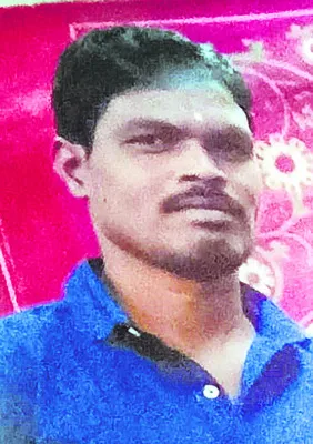 బాత్‌రూంలో జారిపడి వలస కూలీ మృతి 