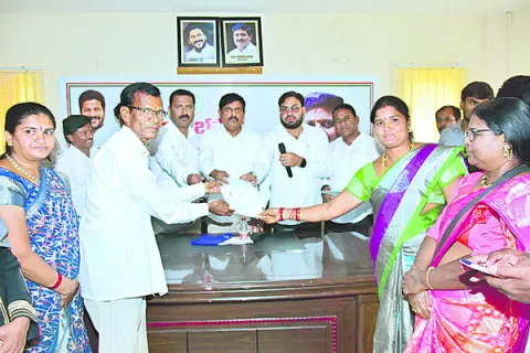 సీఎంఆర్‌ఎఫ్‌ పేదలకు వరం 