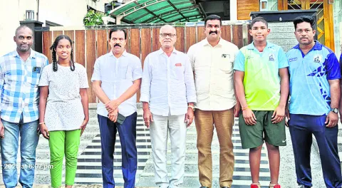 జాతీయ బాక్సింగ్‌ పోటీలకు జిల్లా క్రీడాకారులు