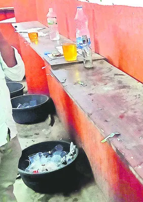 అడ్డగోలుగా పర్మిట్‌ రూమ్‌లు 