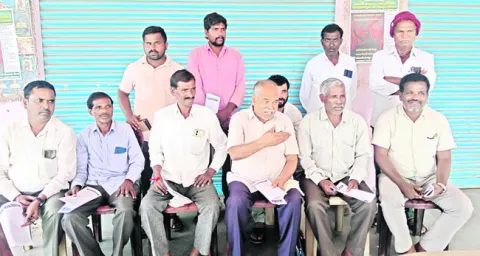 అమ్రాబాద్‌కు  సాగునీరు ఇవ్వండి 
