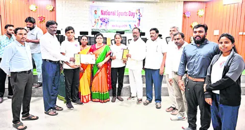 క్రీడలతో ఐకమత్యం