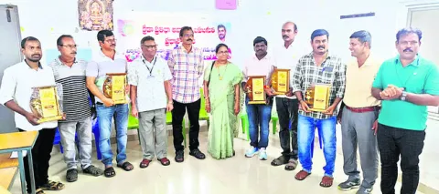 పీడీలకు పురస్కారాలు