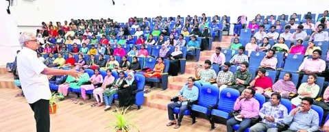వినూత్న ఆలోచనలతోనే ఉన్నత స్థాయి 