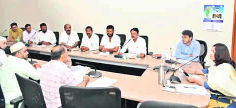 ‘స్థానిక’ ఎన్నికలకు పార్టీలు సహకరించాలి