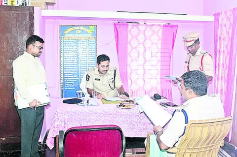 మూడు 