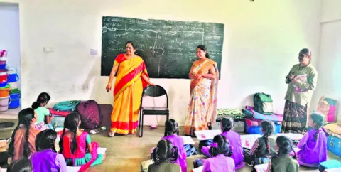 విద్యా ప్రమాణాలు పెంపొందించాలి 