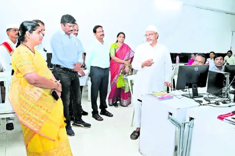 సాంకేతిక పరిజ్ఞానాన్ని పెంపొందించాలి