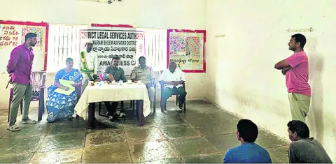 సత్ప్రవర్తనతో మెలగాలి
