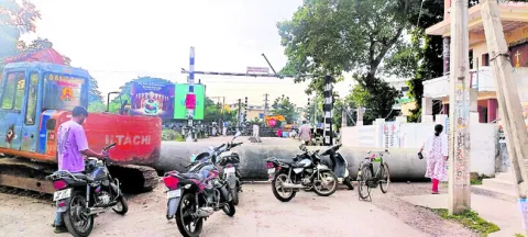 సంజీవయ్యనగర్‌ రైల్వే గేటు మూసివేత 